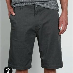 Nwt volcom vmonty shorts
